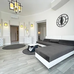 Trigon Palace Apartamento Budapeste